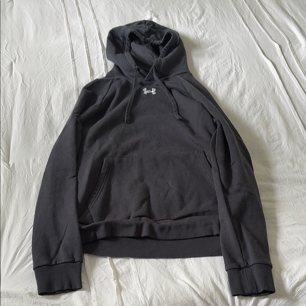 Under Armour Black Sweater with Ribbed Cuffs and Relaxed Fit